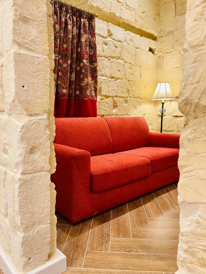 Hotel The Red Farm Relais & Iklin