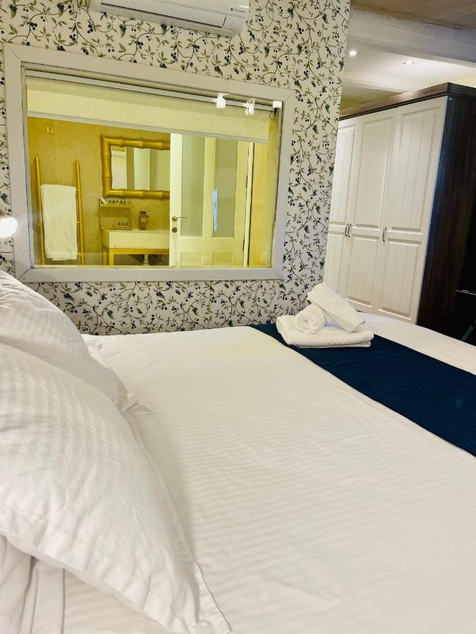 Hotel The Red Farm Relais & Iklin