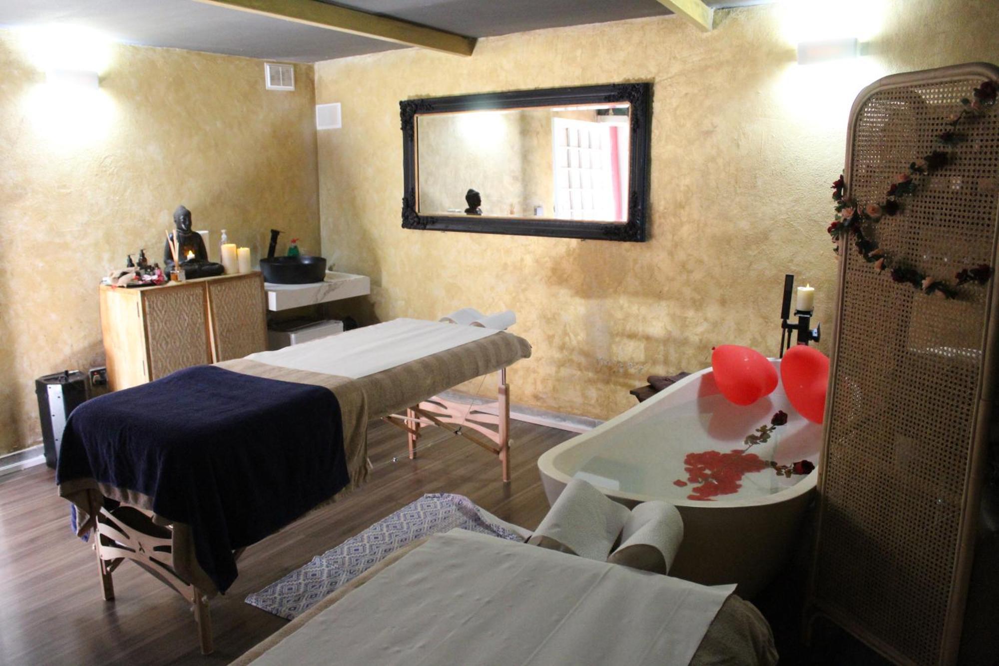 Hotel The Red Farm Relais & Iklin